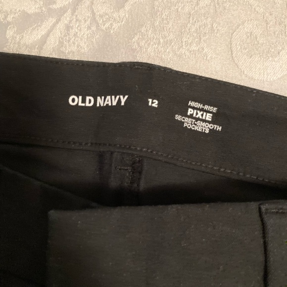 Black Old Navy Pixie Pants size 12 EUC - Picture 2 of 4